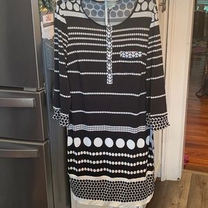 Donna Morgan mod dress. Worn about 5x but‎ in good shape